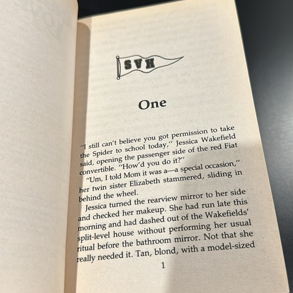 Sweet Valley High #6: Dangerous Love - Vintage Paperback Novel - Picture 7 of 7